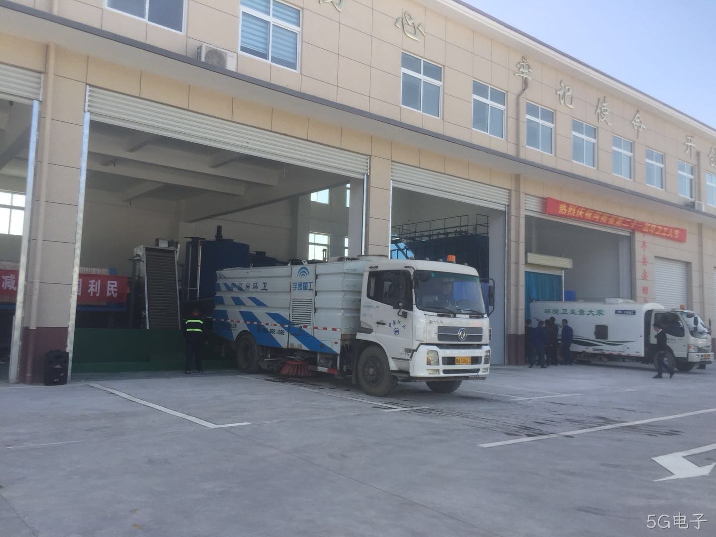 如何利用垃圾压缩设备提高环保效率？
